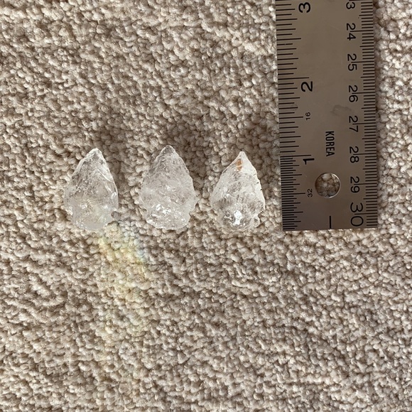 Clear Quartz Arrow Heads - Picture 5 of 5